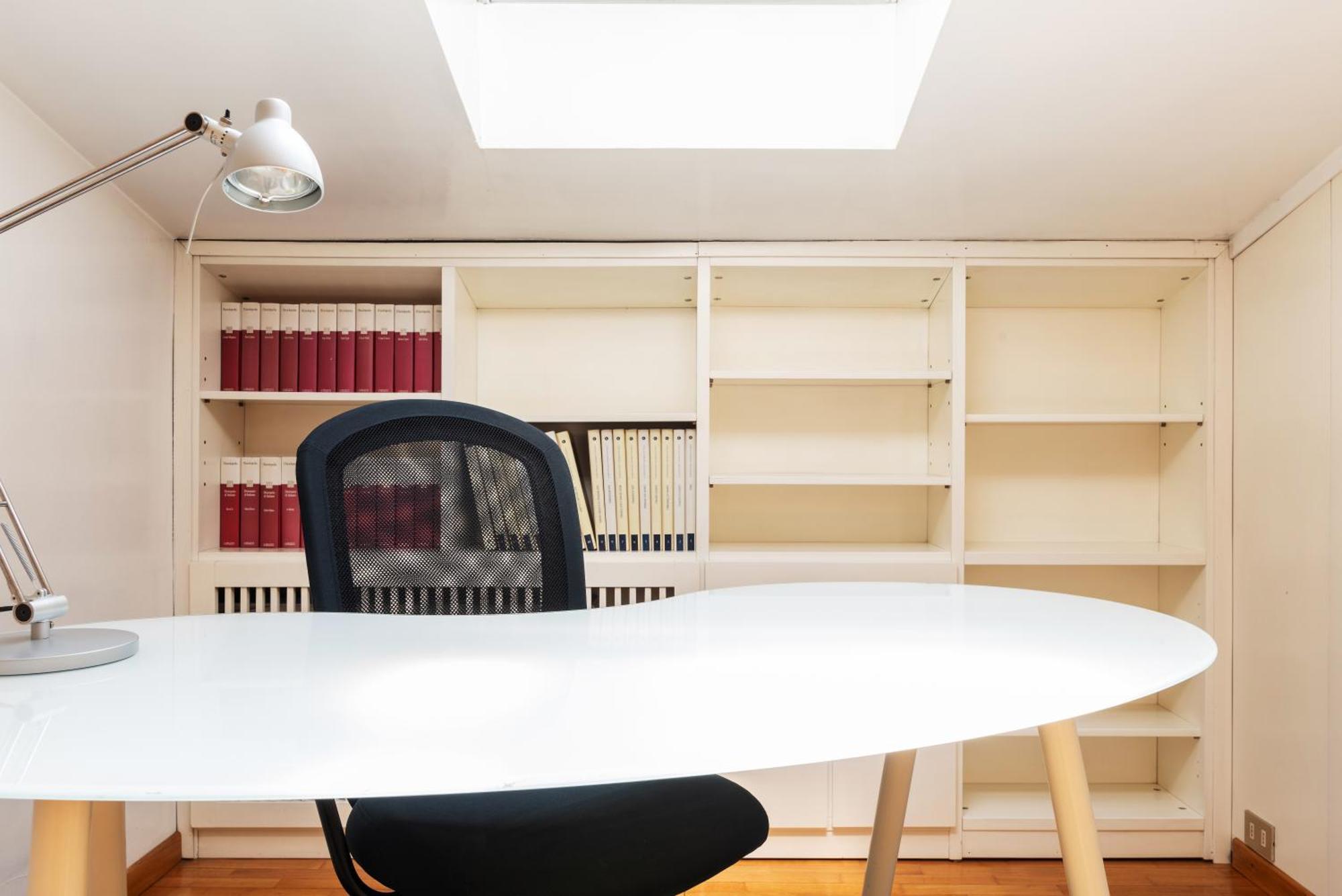 Apartment Elegante Bilocale Con Postazione Lavoro San Babila *