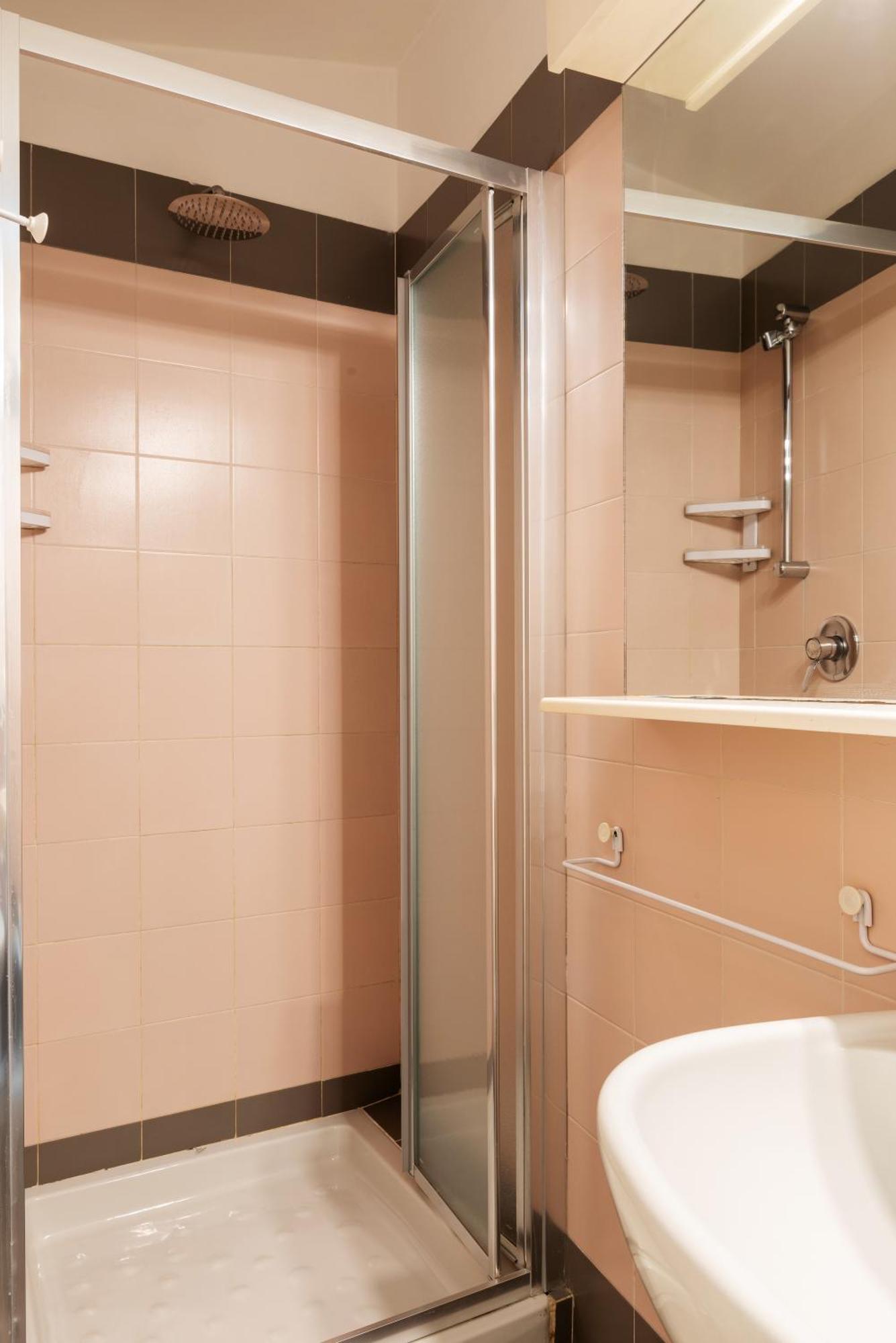 Elegante Bilocale Con Postazione Lavoro San Babila Apartment Mailand