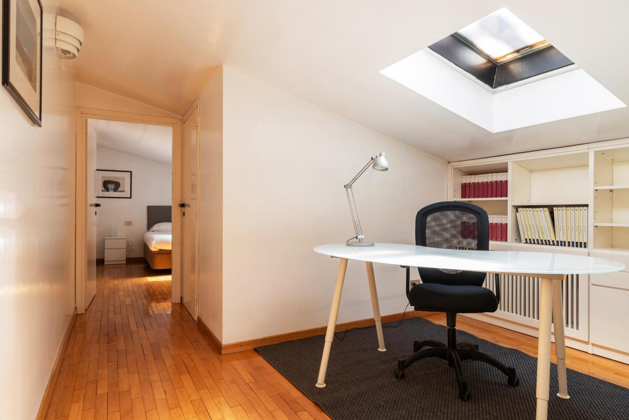 Elegante Bilocale Con Postazione Lavoro San Babila Apartment Mailand