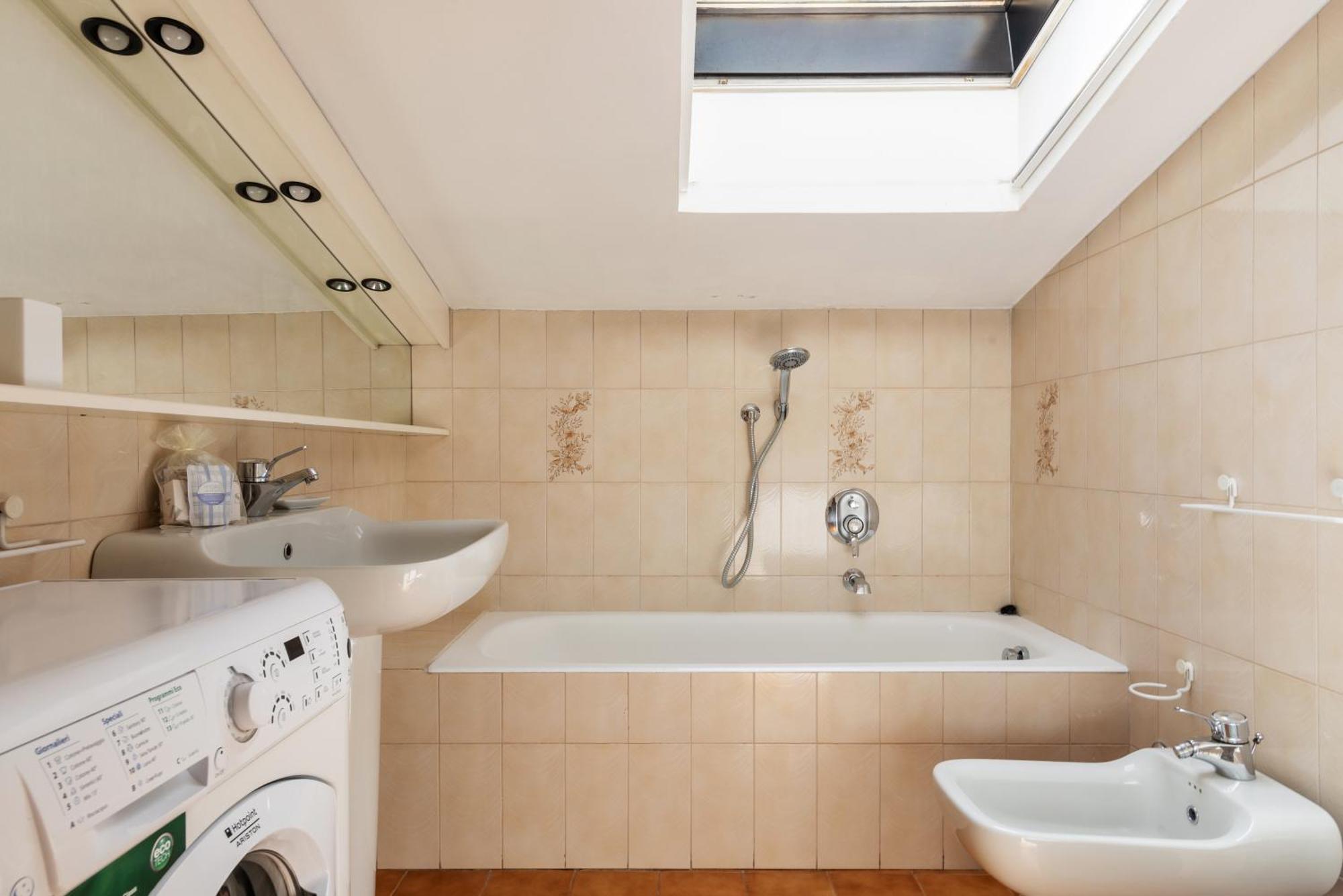 Elegante Bilocale Con Postazione Lavoro San Babila Apartment