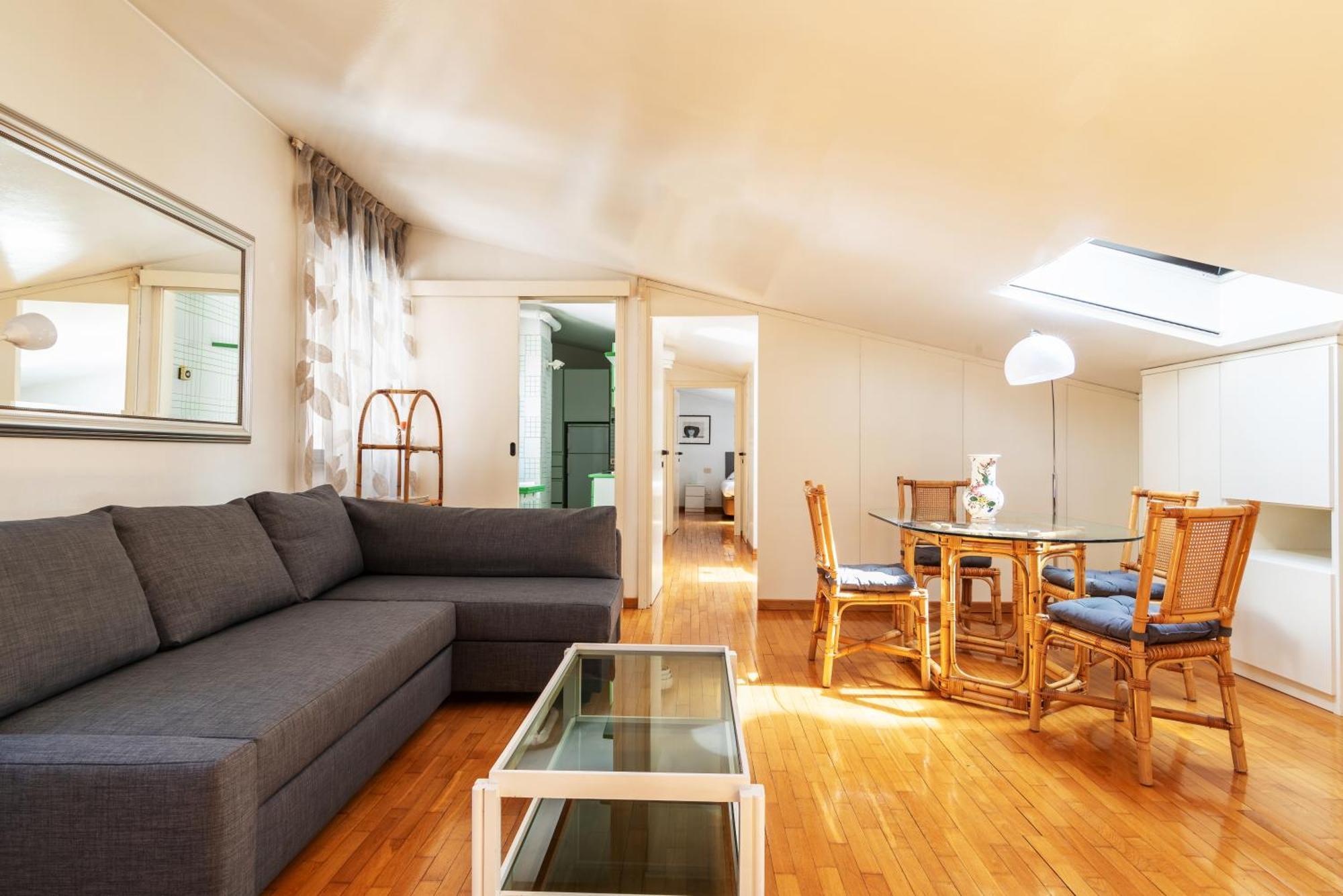 Apartment Elegante Bilocale Con Postazione Lavoro San Babila *
